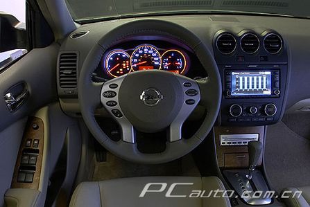 ծa Altima Hybrid DƬ D 
